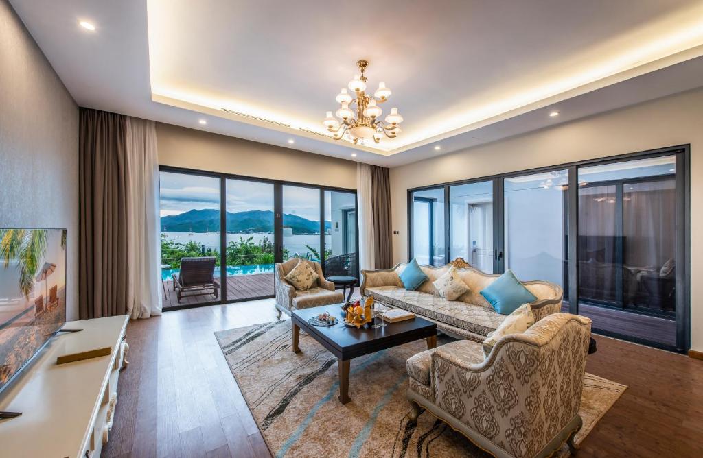 Biệt Thự 3 Phòng Ngủ Nhìn Ra Bãi Biển – Hồ Bơi Riêng