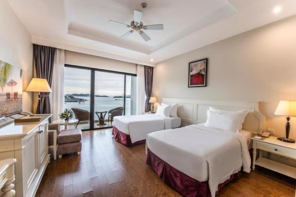 Phòng Deluxe 2 Giường Đơn Hướng Biển – Quyền Sử Dụng Công Viên VinWonders