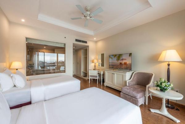 Phòng Deluxe 2 Giường Đơn Hướng Biển – Quyền Sử Dụng Công Viên VinWonders