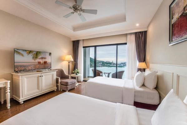 Phòng Deluxe 2 Giường Đơn Hướng Biển – Quyền Sử Dụng Công Viên VinWonders