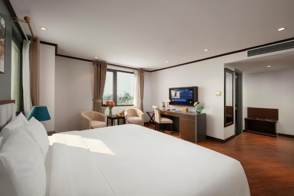 May De Ville Suite