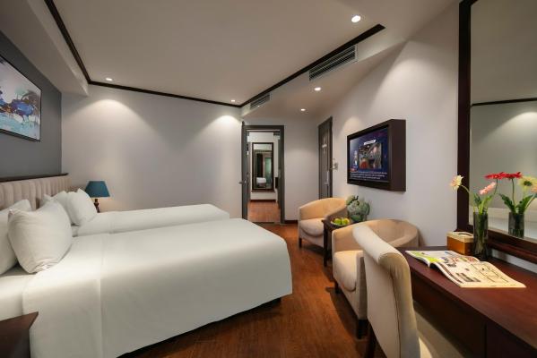 Phòng Thông Nhau Qua Cửa Nối