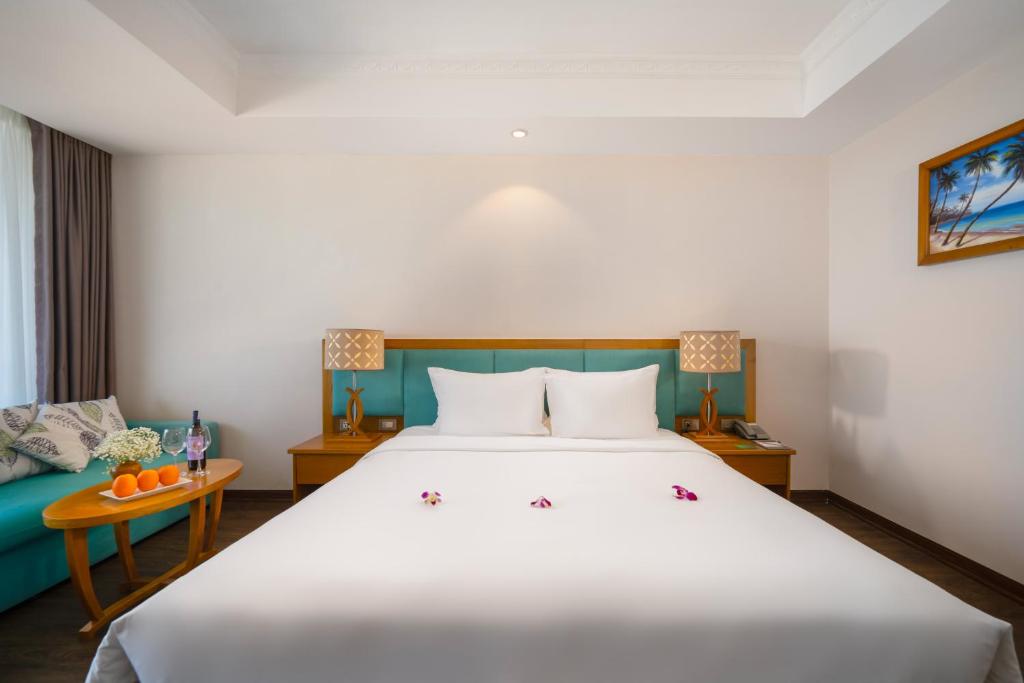 Phòng Premier Giường đôi có Ban công – Hướng biển