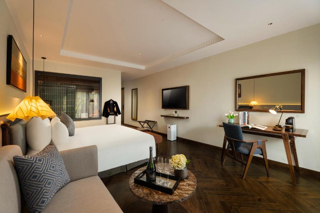 Lagom Suite City or Garden View with Balcony King Bed