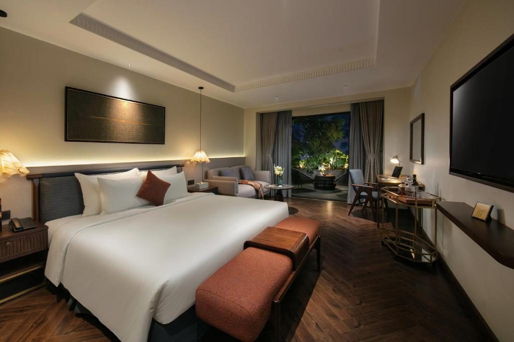 Signature Terrace Suite City View