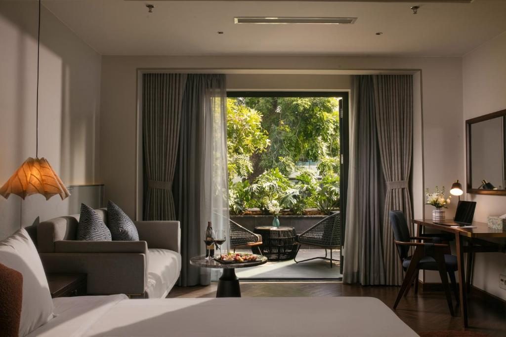 Signature Terrace Suite City View