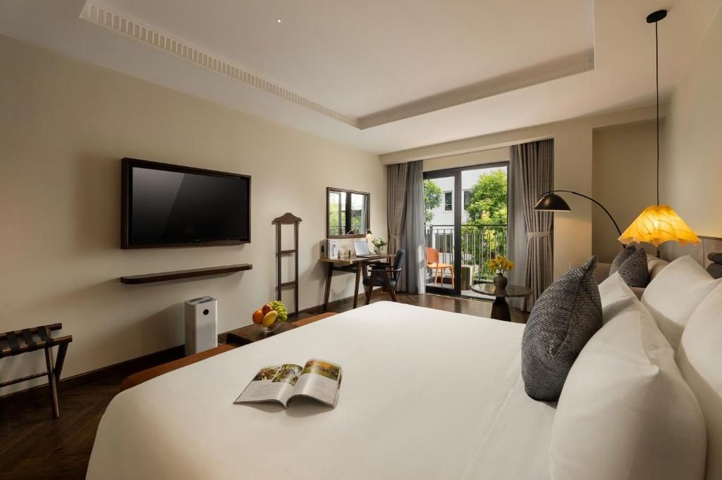 Lagom Suite City or Garden View with Balcony King Bed
