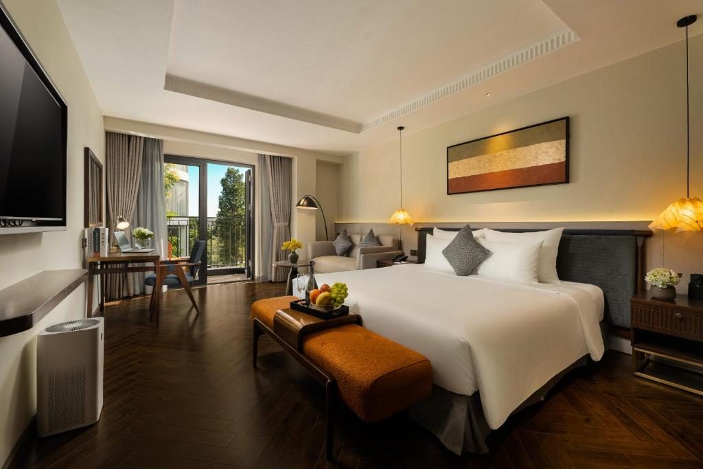 Lagom Suite City or Garden View with Balcony King Bed