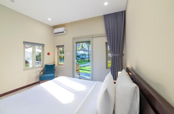 Bungalow Gia đình Hướng Hồ bơi
