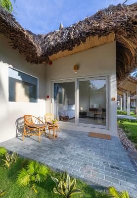 Bungalow Deluxe Nhìn ra Hồ bơi