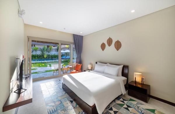 Bungalow Nhìn Ra Hồ Bơi