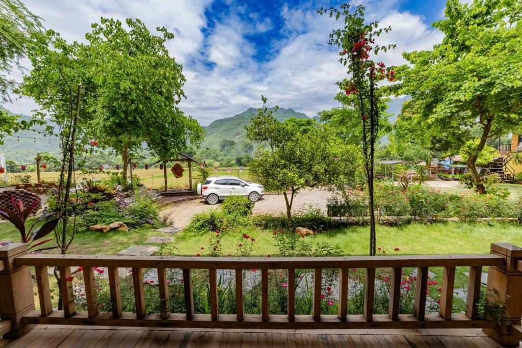 Bungalow Deluxe Nhìn Ra Khu Vườn