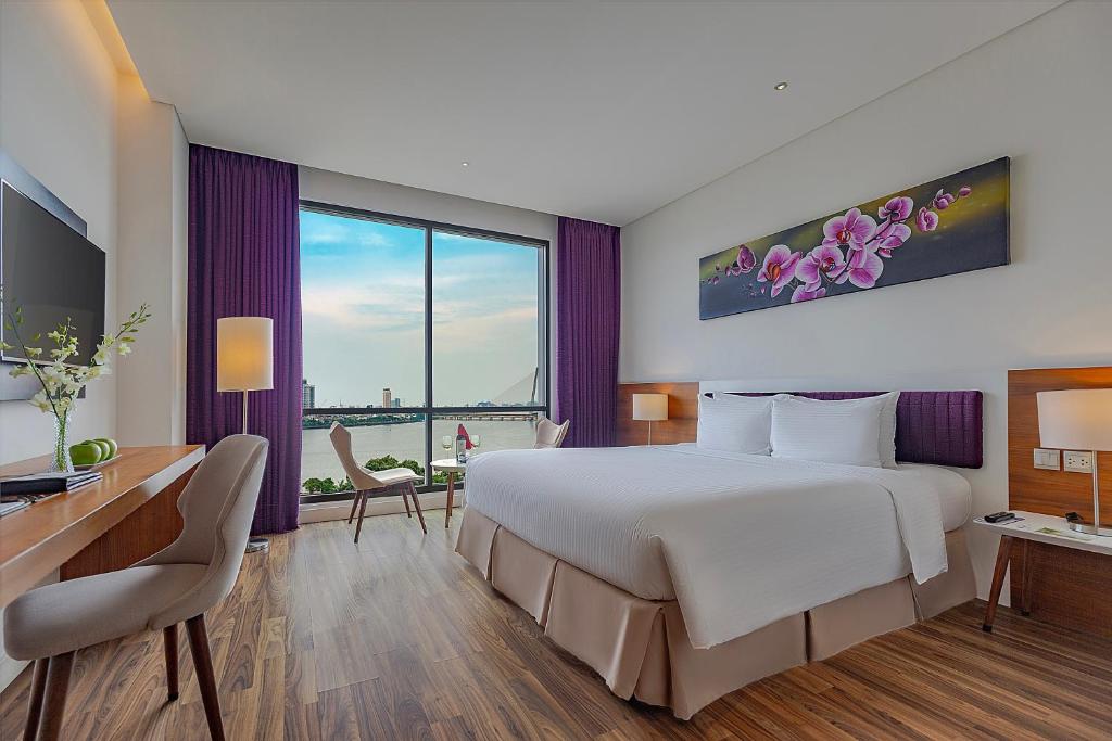 Phòng Deluxe Giường Đôi Nhìn Ra Sông