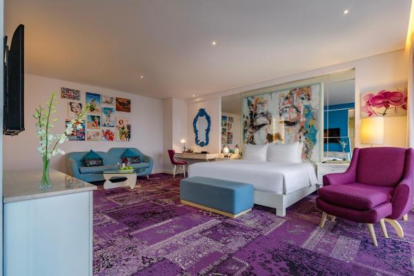 Grand King Suite with Bathtub