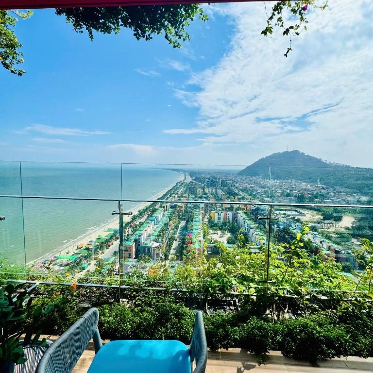 Phòng Deluxe Giường Đôi Với Ban Công và Tầm Nhìn Ra Biển