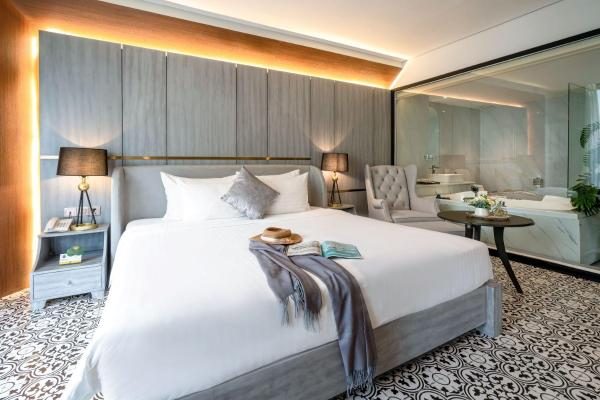 Suite Junior Có Ban Công Nhìn Ra Biển