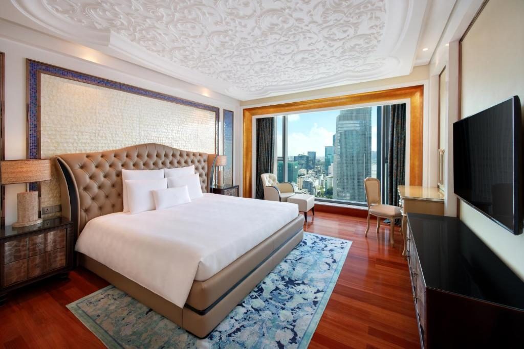 One-Bedroom Suite (Modern or Classic Style)