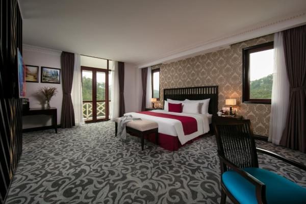 Suite Có Giường Cỡ King Nhìn Ra Núi