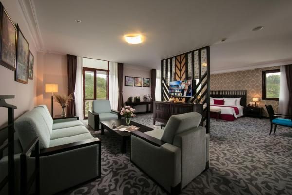 Suite Có Giường Cỡ King Nhìn Ra Núi