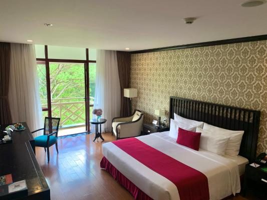 Phòng Deluxe Có Giường Cỡ King Nhìn Ra Núi