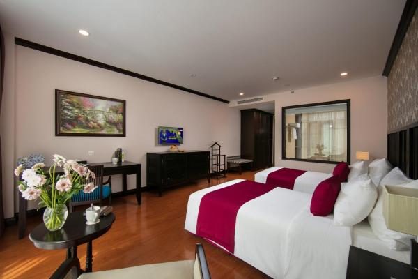 Phòng Deluxe 2 Giường Đơn Nhìn Ra Sân Golf