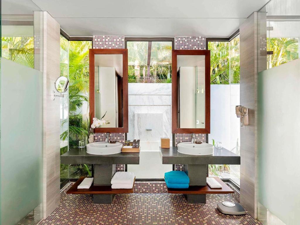 Bungalow Deluxe có Tầm Nhìn Ra Biển và Hồ Bơi Riêng