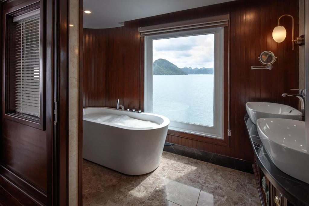 Suite Captain kèm Sân hiên với Tầm nhìn – Gói 2 Ngày 1 Đêm