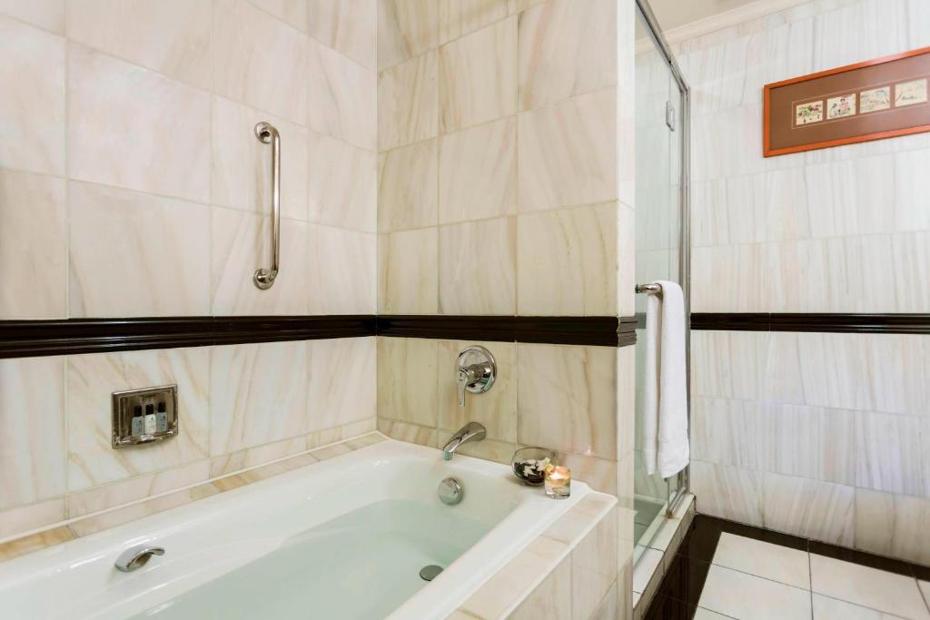 Suite Deluxe, Tầng Club, Suite 1 Phòng Ngủ, 1 Giường Cỡ King