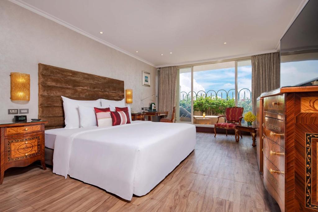 Terrace Suite (Lounge Access)