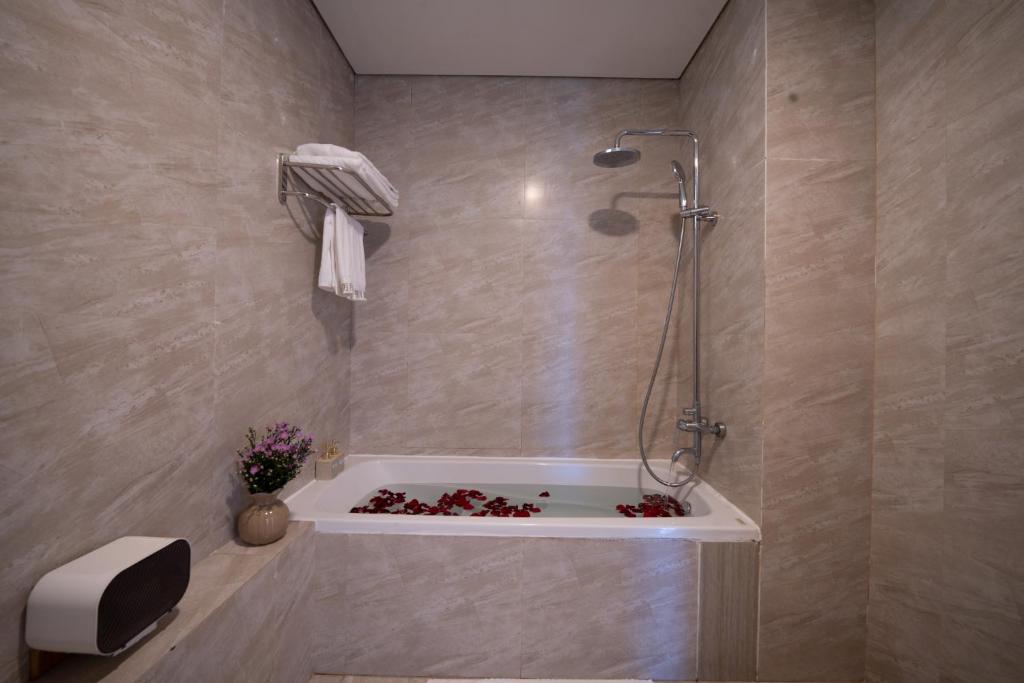 Phòng 3 Người Có Bồn Tắm