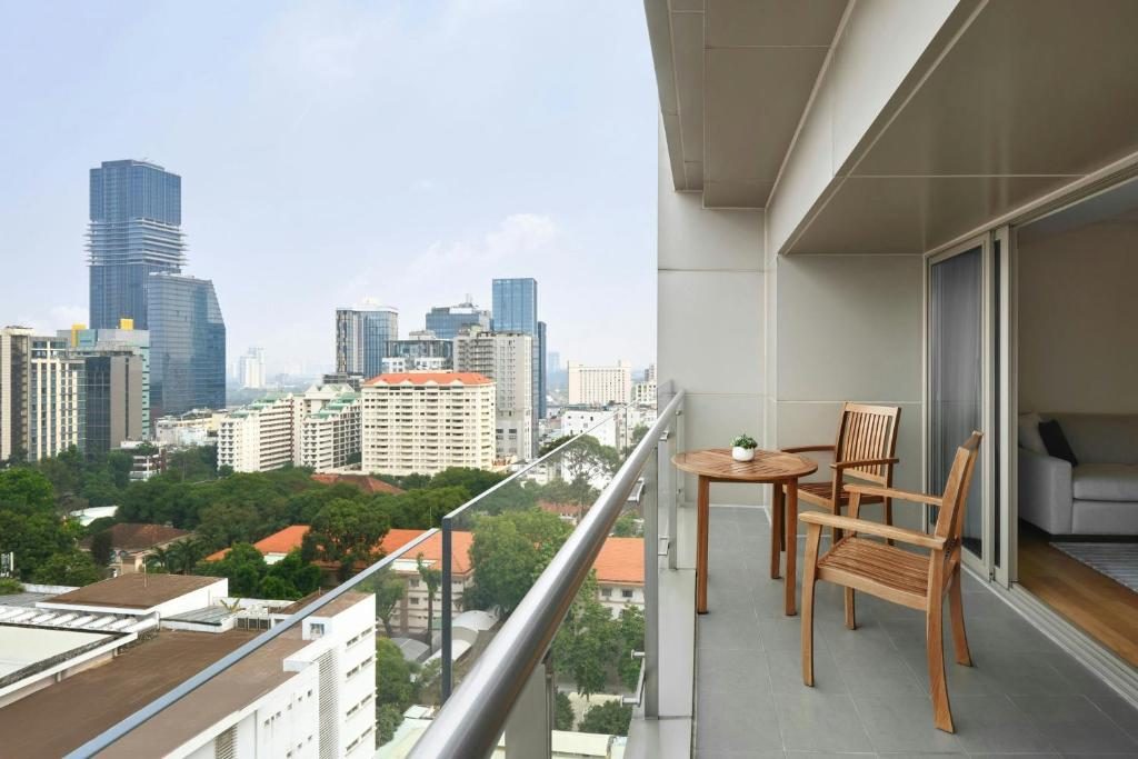 Two-Bedroom Apartment with One King Bed and Two Twin Beds