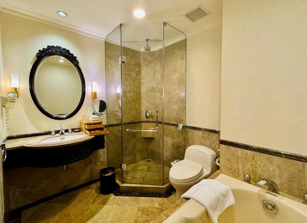 Phòng Deluxe Giường Đôi Nhìn Ra Thành Phố