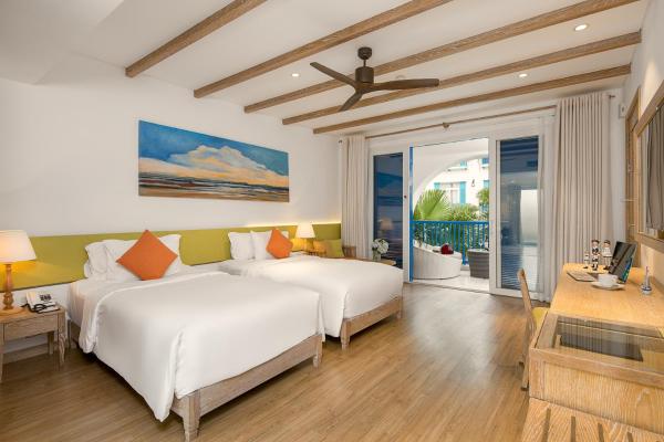 Twin Junior Suite with Terrace and Bathtub
