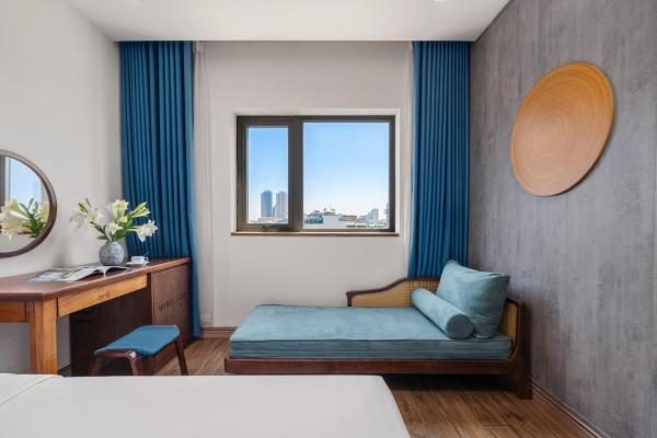 Superior Double Room with Partial Sea View