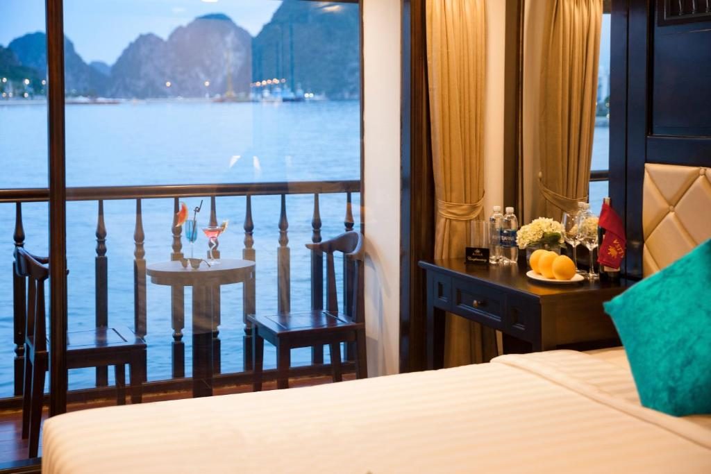 Suite Senior Có Ban Công Riêng & Bể Jacuzzi (Giường Đôi/2 Giường Đơn)