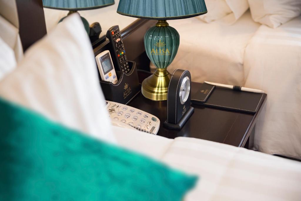 Suite Senior Có Ban Công Riêng & Bể Jacuzzi (Giường Đôi/2 Giường Đơn)