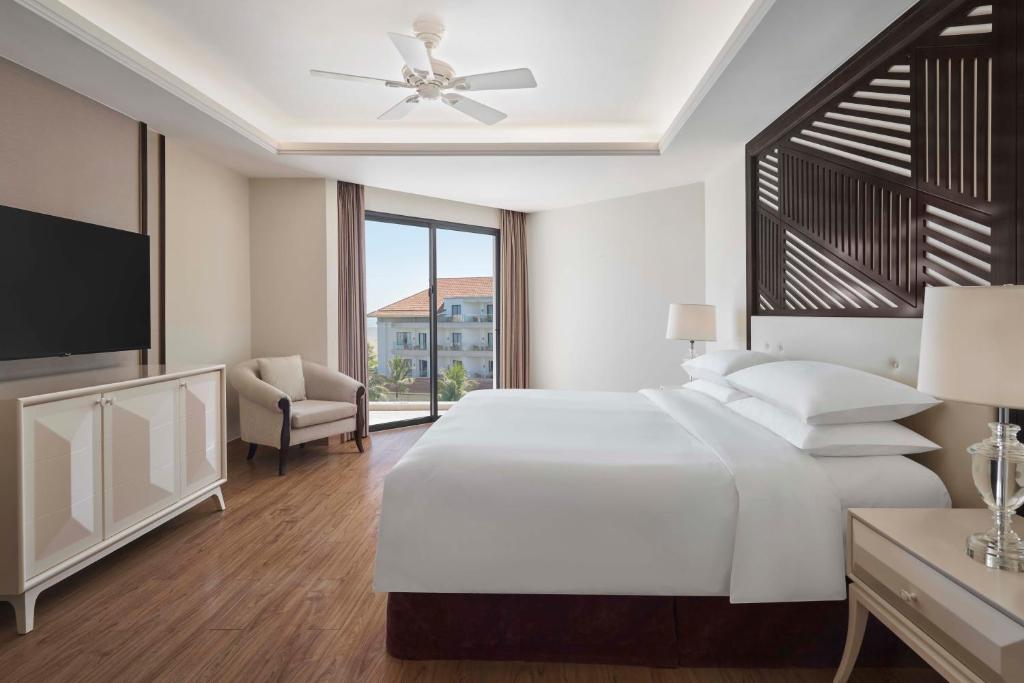 Phòng Deluxe có Giường cỡ King và Ban công nhìn ra Đại dương