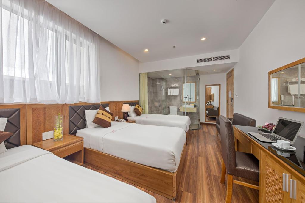 Phòng Gia Đình Deluxe Nhìn Ra Thành Phố