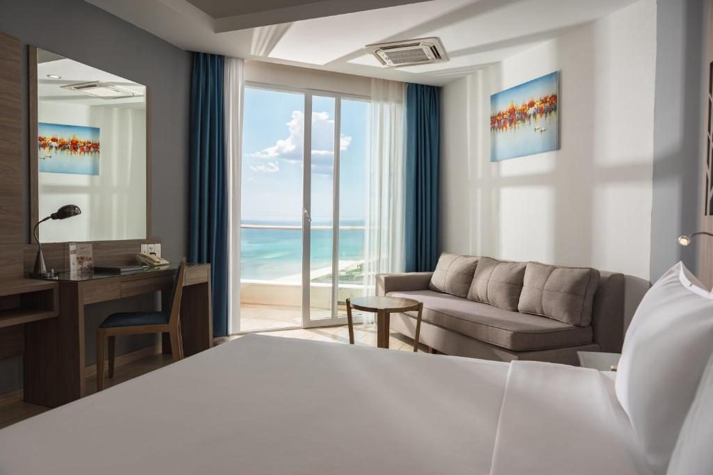 Suite Gia Đình Deluxe