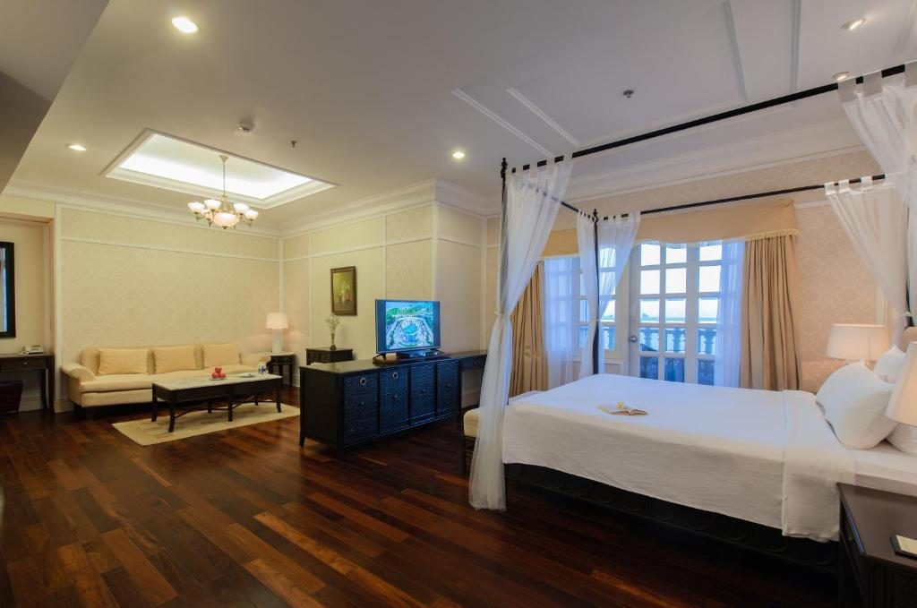 Executive Suite Ocean View + Inclusive One-Time Afternoon Tea per room