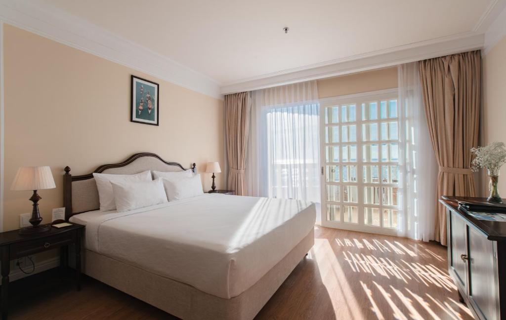 Phòng Grand Deluxe Có Giường Cỡ King Nhìn Ra Biển