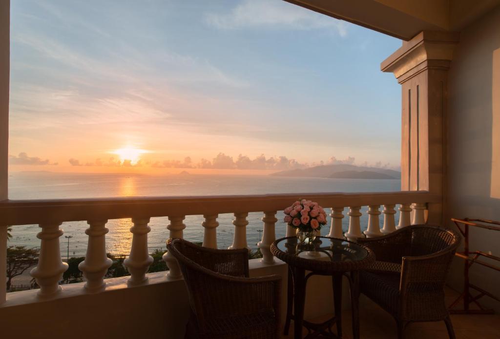 Phòng Grand Deluxe Có Giường Cỡ King Nhìn Ra Biển