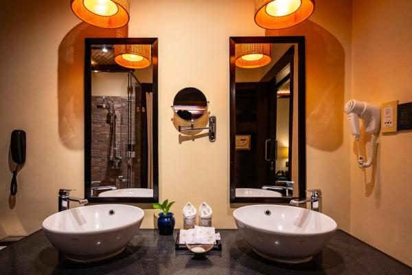Bungalow Nhìn Ra Vườn/Hồ Bơi Có Sân Hiên