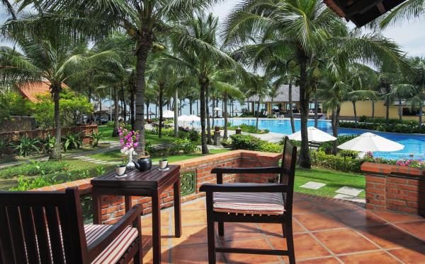 Bungalow Nhìn Ra Vườn/Hồ Bơi Có Sân Hiên