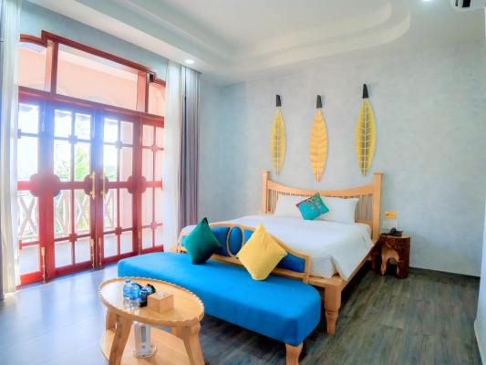 Phòng Premium Nhìn Ra Hồ Bơi