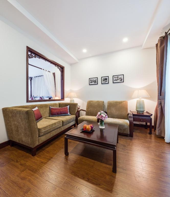 Suite có giường cỡ King với ban công