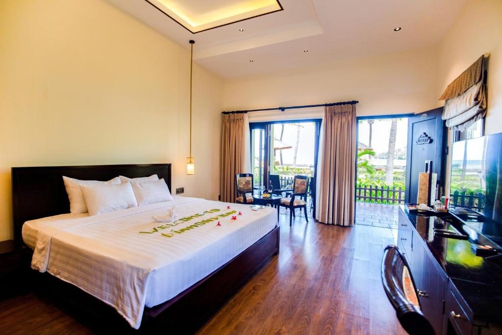 Boong ga lô Diamond nhìn ra biển