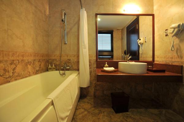 Phòng Deluxe Giường Đôi/2 Giường Đơn Nhìn Ra Vườn