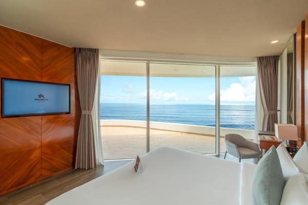 Suite Junior 1 Phòng Ngủ Với 1 Lần Mát-Xa Chân (15 Phút) Cho 2 Khách