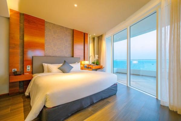 Suite Executive Nhìn Ra Biển Với 1 Lần Mát-xa Toàn Thân (40 Phút) Cho 2 Khách